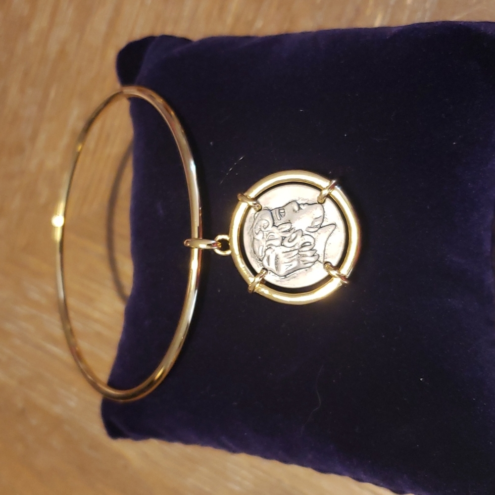 Bracelets - Picture 5 of 7